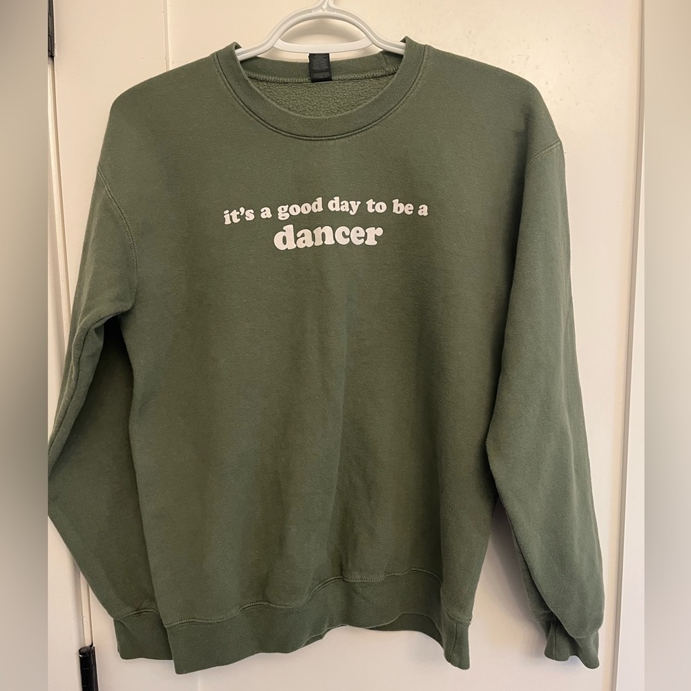 Dancer sweater size small